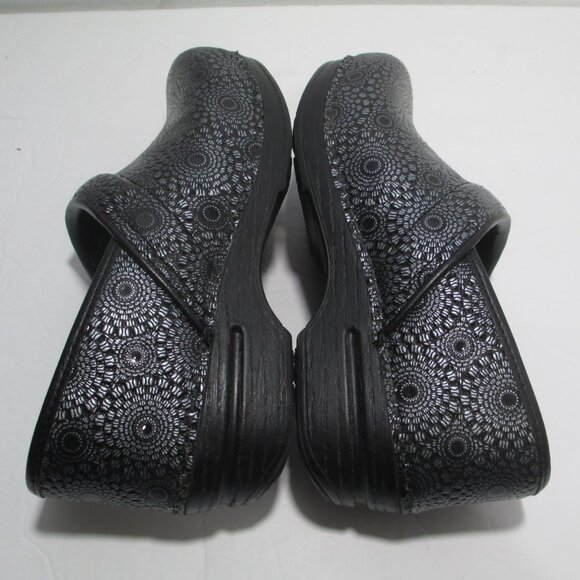 DANSKO XP Clogs Black Silver Tooled Leather Shoes Size 39 (8.5-9 US) - Picture 5 of 8